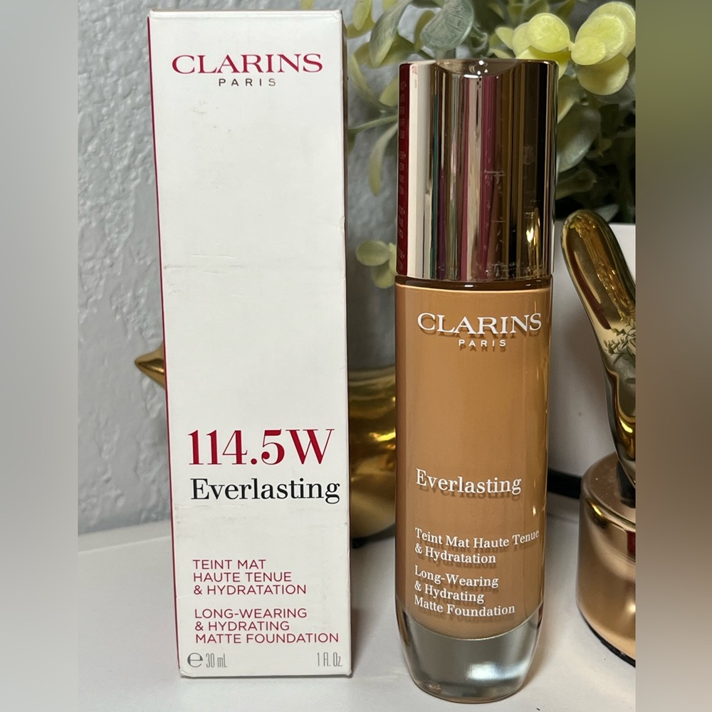 Clarins Everlasting Long-Wearing & Hydrating Matte Foundation- 114.5 Sepia- 🆕